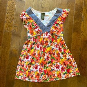 Ladies top by Fei, size 6. Excellent condition!